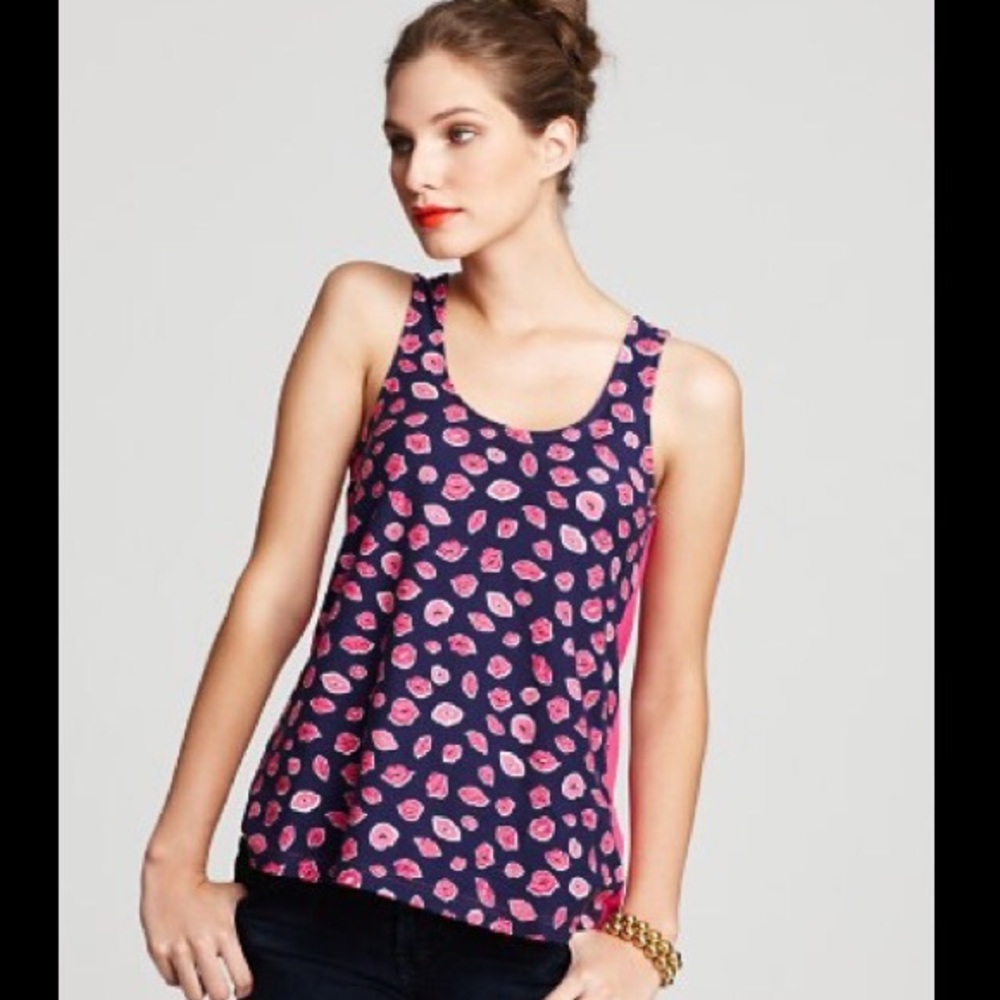 Lilly Pulitzer Kiss print tank